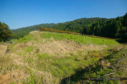 上城戸土塁｜高解像度画像サイズ：4064 x 2704 pixels｜写真番号：53BS8265｜撮影：Canon EOS-1DS