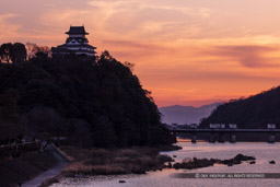 犬山城の夕焼け｜高解像度画像サイズ：8688 x 5792 pixels｜写真番号：5DSA0463｜撮影：Canon EOS 5DS