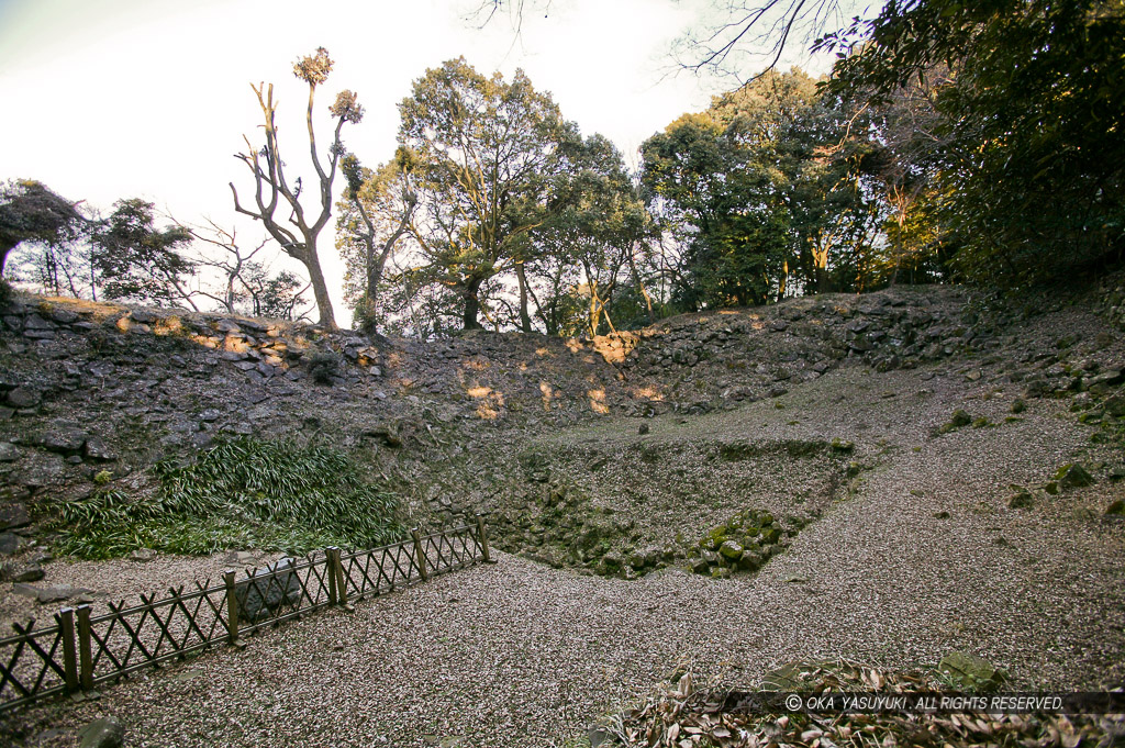 石垣山城井戸曲輪