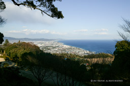 石垣山城本丸跡から小田原市街地を望む｜高解像度画像サイズ：3990 x 2654 pixels｜写真番号：100-0015S53B｜撮影：Canon EOS-1DS