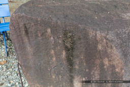移設された石垣用石材・刻印|高解像度画像サイズ:8688 x 5792 pixels|写真番号:5DSA2368|撮影:Canon EOS 5DS