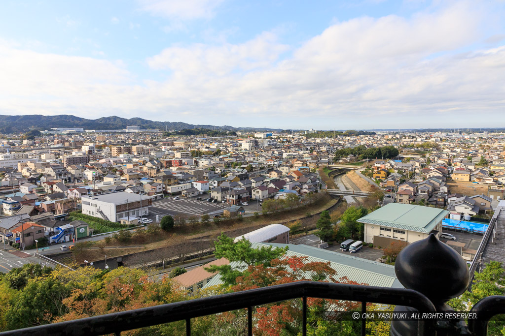 天守より南西（逆川）を望む