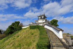 掛川城腰櫓台跡から望む天守｜高解像度画像サイズ：6720 x 4480 pixels｜写真番号：5D4A2733｜撮影：Canon EOS 5D Mark IV