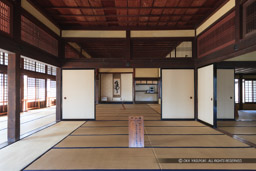 次の間から見る御書院上の間｜高解像度画像サイズ：4992 x 3328 pixels｜写真番号：VJ7Z2675｜撮影：Canon EOS-1Ds Mark II