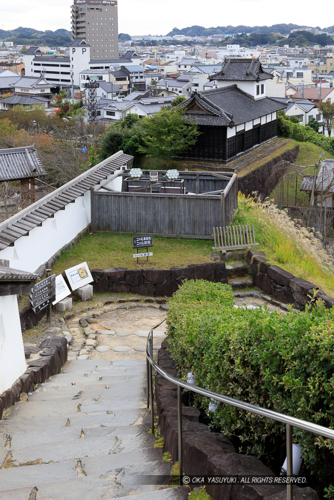 天守丸への登城路・腰櫓台跡・太鼓櫓