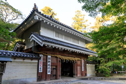 掛川城移築城門・大手二の門・油山寺山門|高解像度画像サイズ:6720 x 4480 pixels|写真番号:5D4A2155|撮影:Canon EOS 5D Mark IV