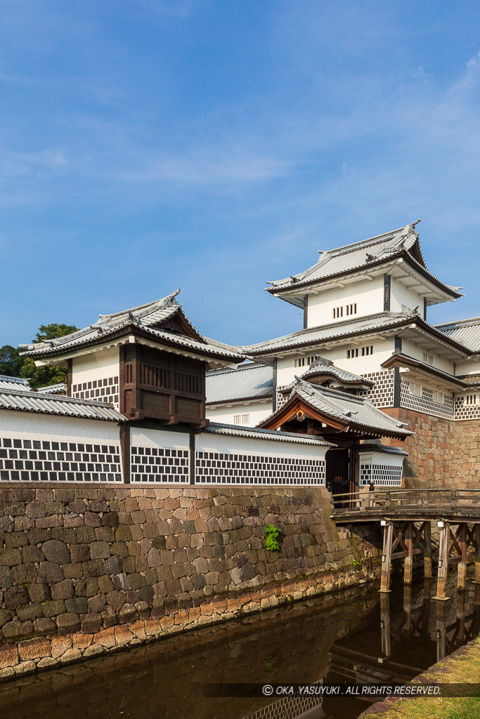 金沢城橋爪門続櫓・橋爪門一の門