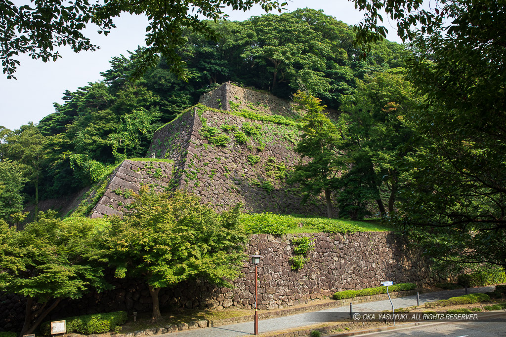 金沢城本丸・辰己櫓台・東の丸高石垣