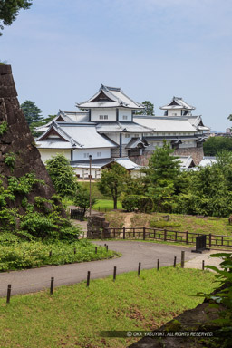 鶴の丸から見る橋爪門続櫓と五十間長屋|高解像度画像サイズ:4321 x 6481 pixels|写真番号:5D4A8385|撮影:Canon EOS 5D Mark IV