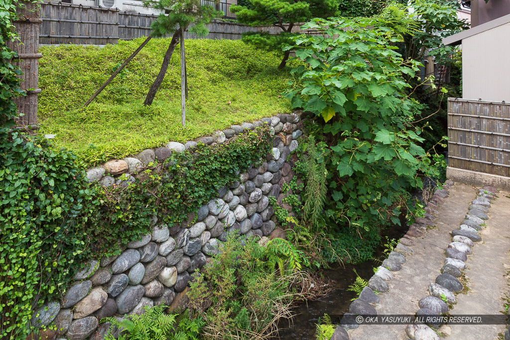 東内惣構跡枯木橋詰遺構