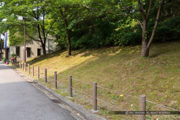 西内総構跡・尾山神社前｜高解像度画像サイズ：6720 x 4480 pixels｜写真番号：5D4A8589｜撮影：Canon EOS 5D Mark IV