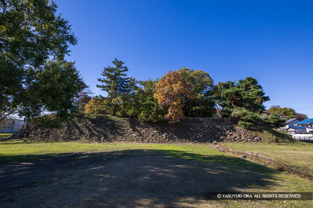 加納城本丸枡形石垣（東面）