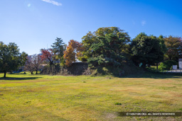 本丸枡形と堀跡 | 高解像度画像サイズ：8192 x 5464 pixels | 写真番号：6F1A6026 | 撮影：Canon EOS R5m2