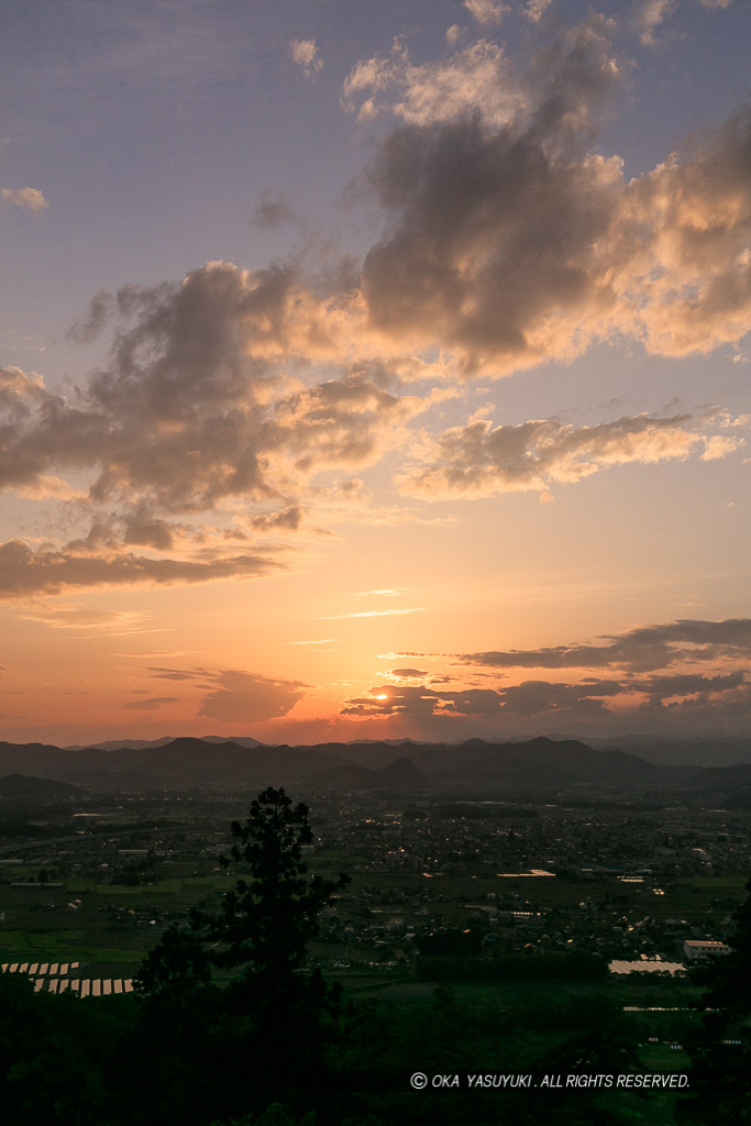 唐沢山城から望む夕暮れ