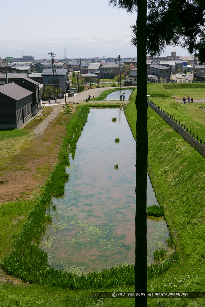 東城砦の監物堀