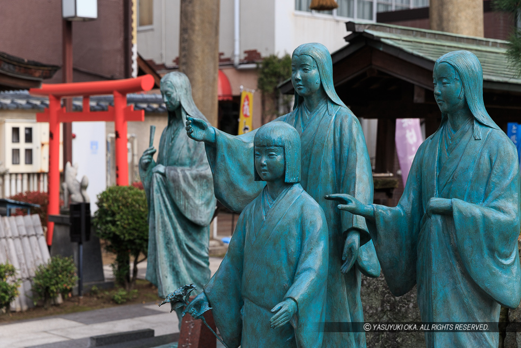 お市・三姉妹銅像