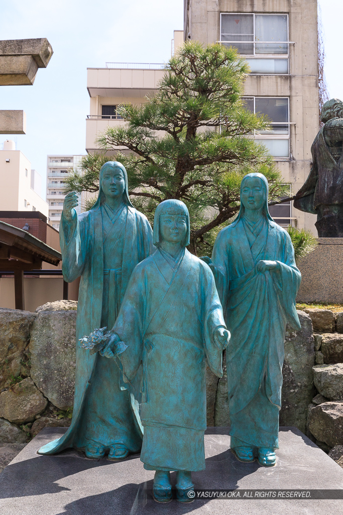三姉妹銅像