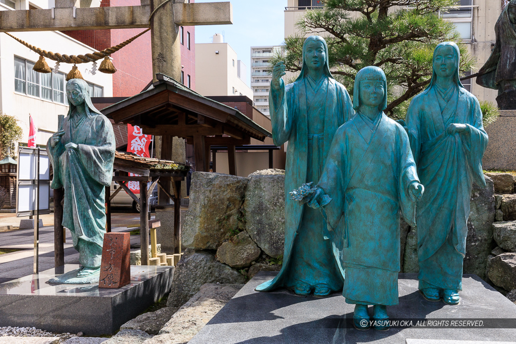 お市・三姉妹銅像