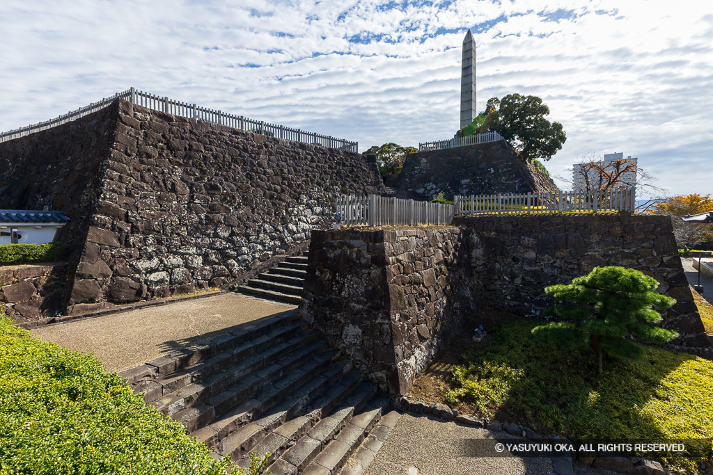 内松陰門から銅門跡への登城路