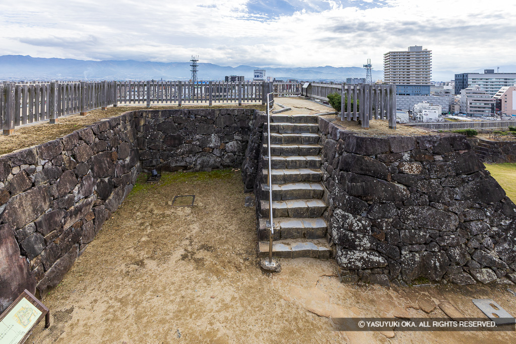 天守台地階