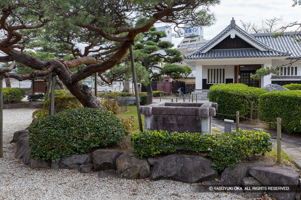 鍛冶曲輪の井戸