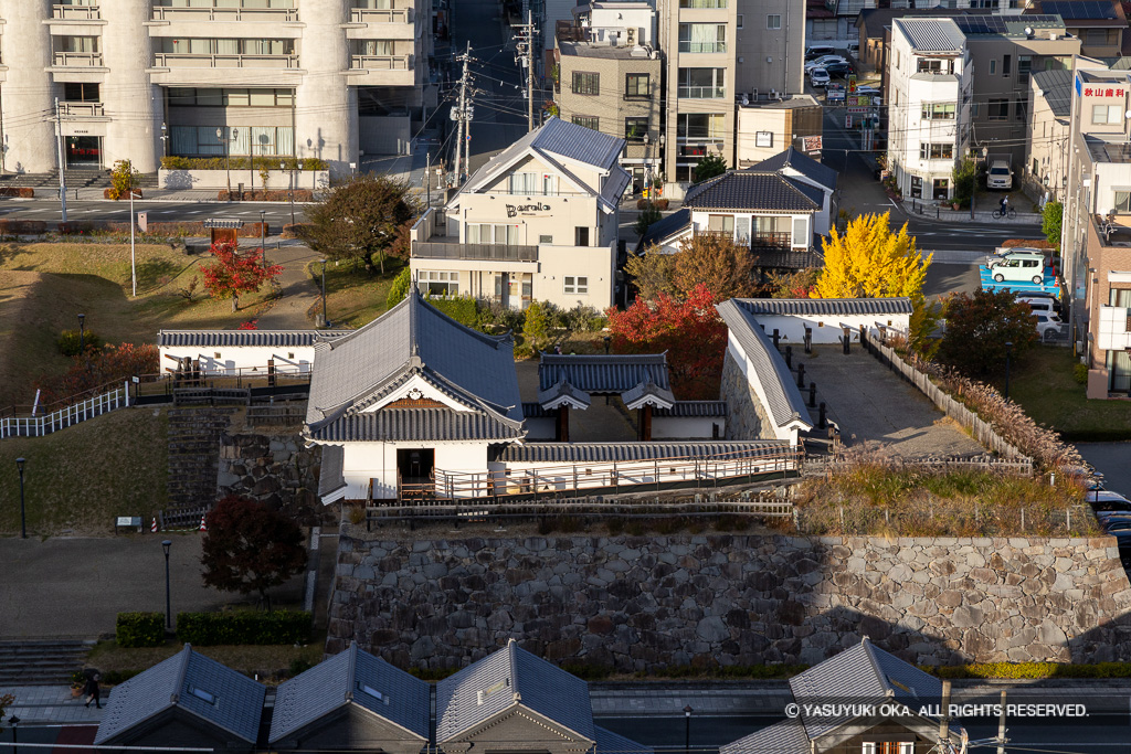 城のホテル甲府ヒストリアラウンジから見た山手御門