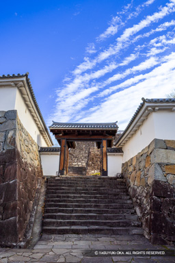 内松陰門 | 高解像度画像サイズ：5403 x 8101 pixels | 写真番号：6F1A4165 | 撮影：Canon EOS R5m2