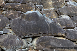 天守曲輪石垣の矢穴痕 | 高解像度画像サイズ：8192 x 5464 pixels | 写真番号：6F1A4316 | 撮影：Canon EOS R5m2