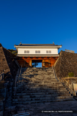 甲府城鉄門 | 高解像度画像サイズ：5464 x 8192 pixels | 写真番号：6F1A4628 | 撮影：Canon EOS R5m2