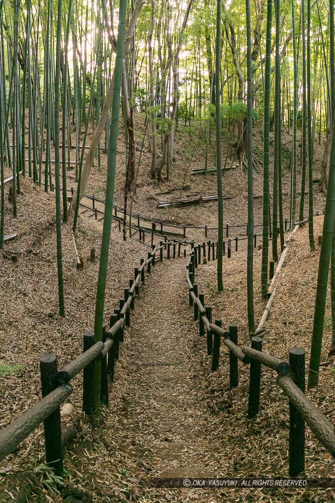 小机城の堀