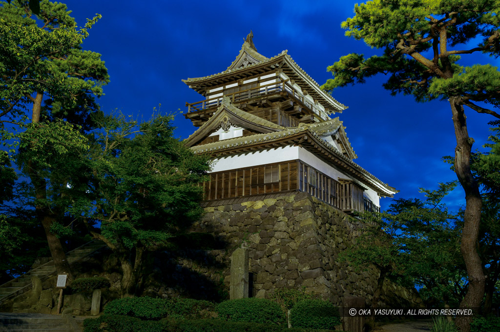 丸岡城のライトアップ