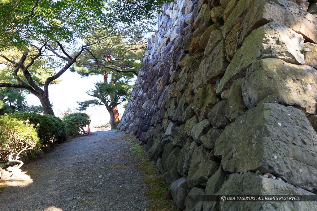 天守台・糸巻き形状