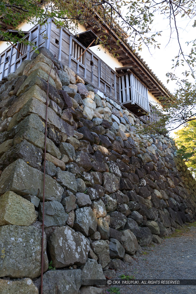 天守台・糸巻き形状