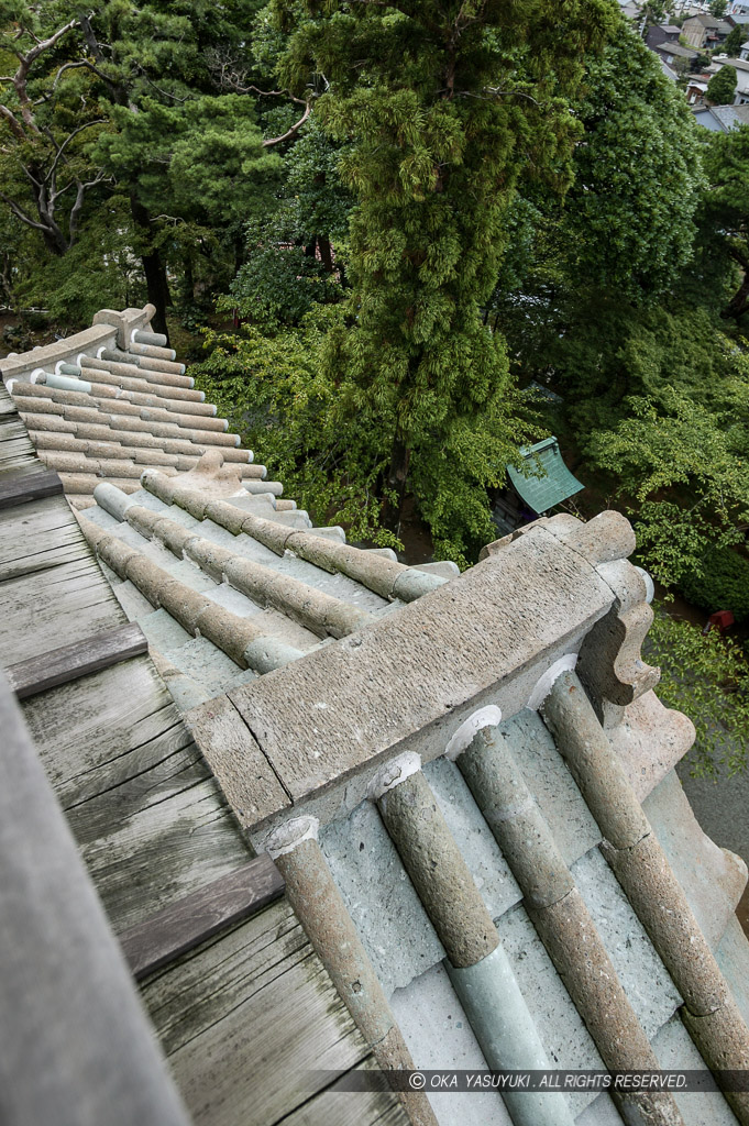 丸岡城の笏谷石の天守石瓦