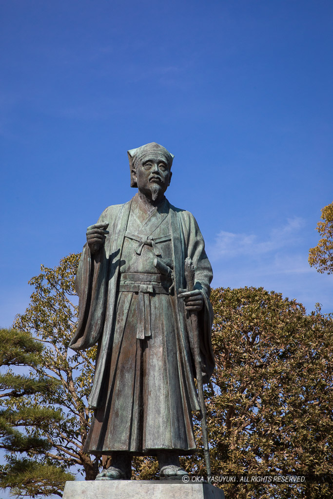 徳川光圀公銅像
