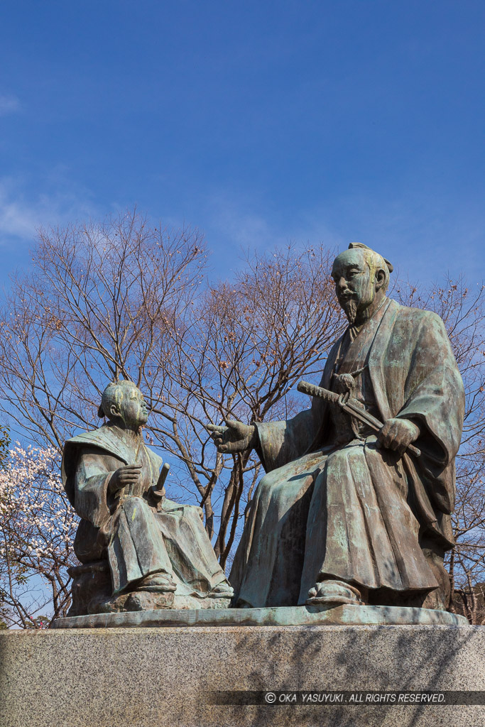 徳川斉昭公・七郎麻呂（慶喜公）銅像