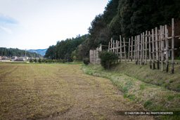 長篠設楽原（設楽ヶ原）の戦い：馬防柵 | 高解像度画像サイズ：5616 x 3744 pixels | 写真番号：1P3J6510 | 撮影：Canon EOS-1Ds Mark III