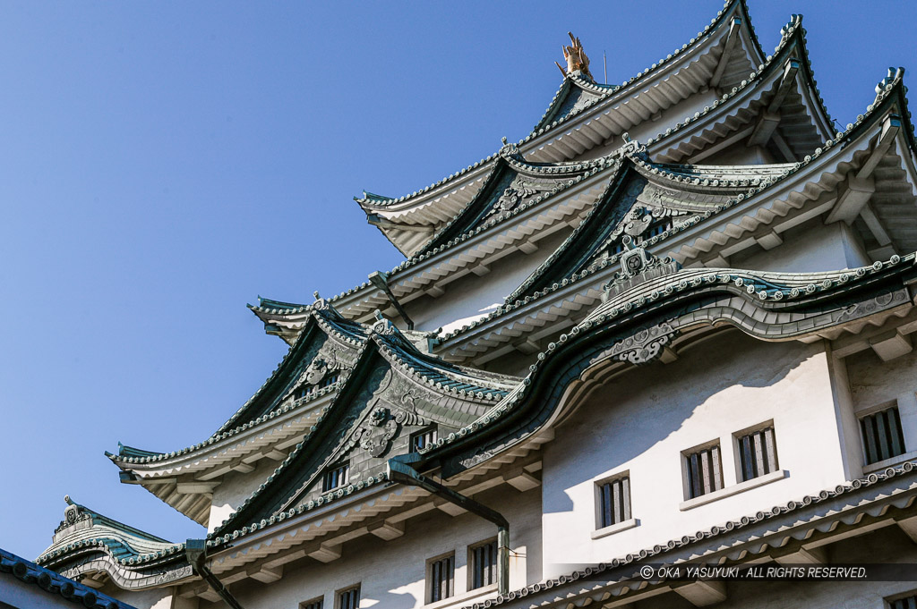 名古屋城天守の連続する破風