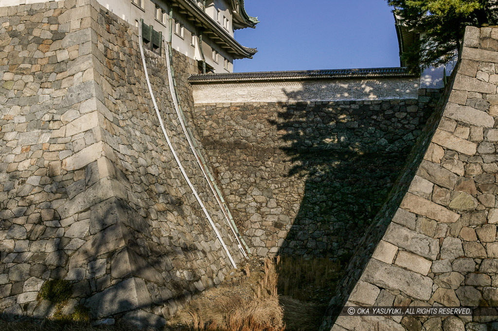 大天守と小天守を結ぶ橋台