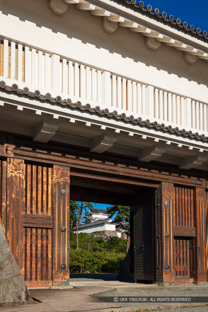 銅門から小田原城天守