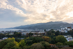 小田原城天守から石垣山城を望む｜高解像度画像サイズ：6692 x 4461 pixels｜写真番号：5D4A1585｜撮影：Canon EOS 5D Mark IV