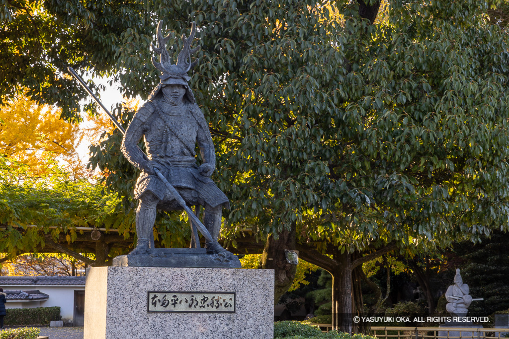本多平八郎忠勝銅像
