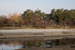 菅生川・石垣・天守｜高解像度画像サイズ：6720 x 4480 pixels｜写真番号：5D4A3359｜撮影：Canon EOS 5D Mark IV