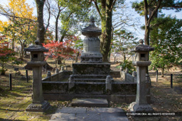 東照公胞衣（えな）塚 | 高解像度画像サイズ：6720 x 4480 pixels | 写真番号：5D4A3547 | 撮影：Canon EOS 5D Mark IV