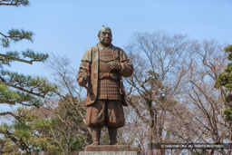 徳川家康銅像 | 高解像度画像サイズ：4992 x 3328 pixels | 写真番号：VJ7Z4209 | 撮影：Canon EOS-1Ds Mark II