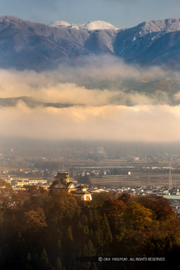 白山と大野城｜高解像度画像サイズ：3456 x 5184 pixels｜写真番号：1DX_5621-Edit｜撮影：Canon EOS-1D X