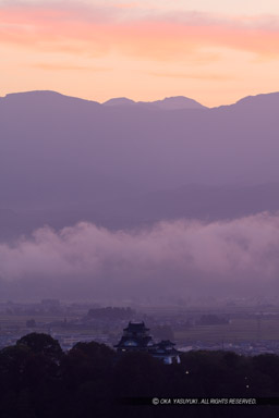 朝霧と越前大野城｜高解像度画像サイズ：5792 x 8688 pixels｜写真番号：5DSA2067｜撮影：Canon EOS 5DS