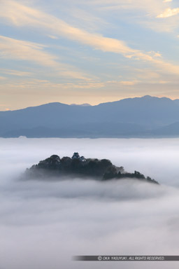 雲海・明け方｜高解像度画像サイズ：5792 x 8688 pixels｜写真番号：5DSA2192-Edit｜撮影：Canon EOS 5DS