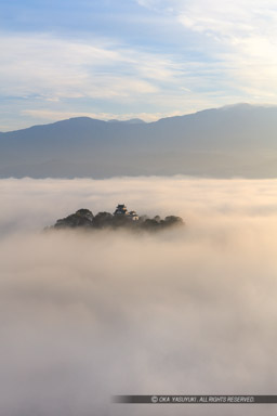 越前大野城雲海・日の出｜高解像度画像サイズ：5659 x 8488 pixels｜写真番号：5DSA2276-Edit｜撮影：Canon EOS 5DS