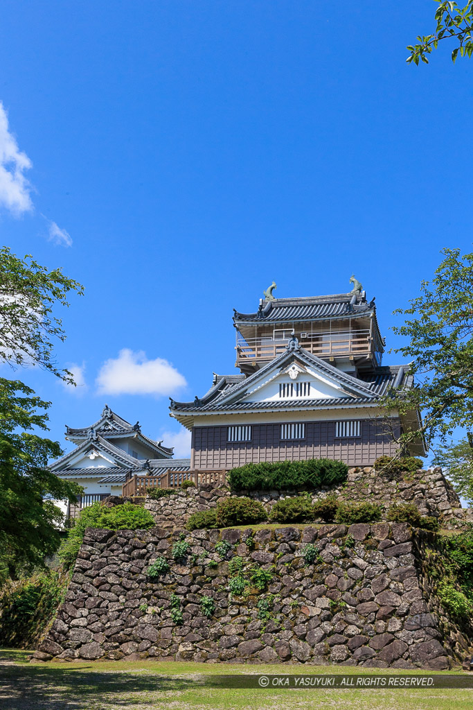 越前大野城の夏・本丸から望む天守